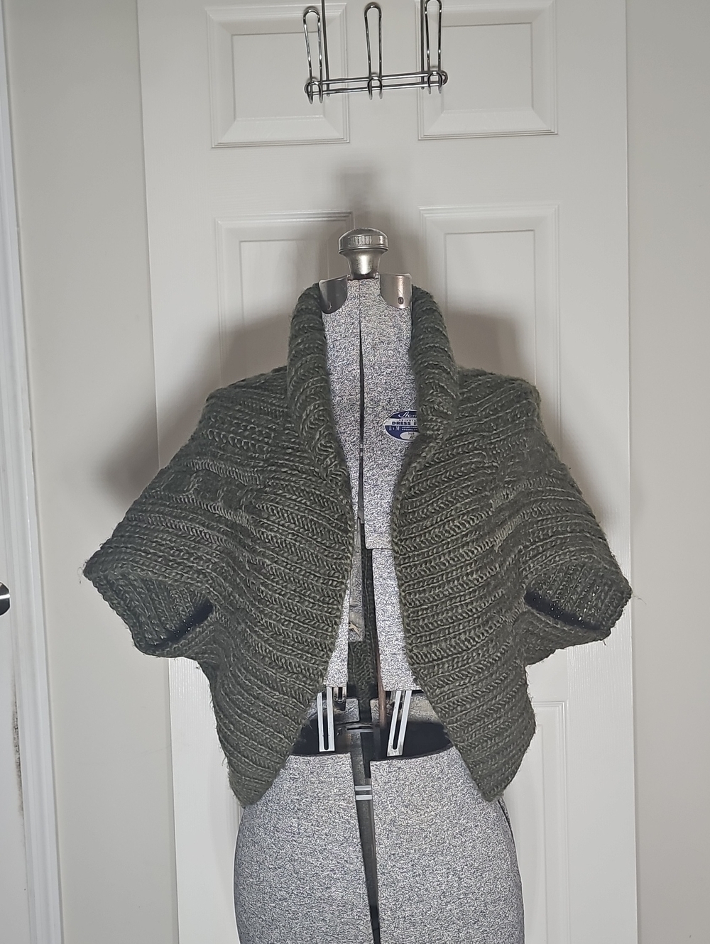 Kenji Hand Knit Wool Blend Chunky Shrug Cardigan Sweater Olive Green Large